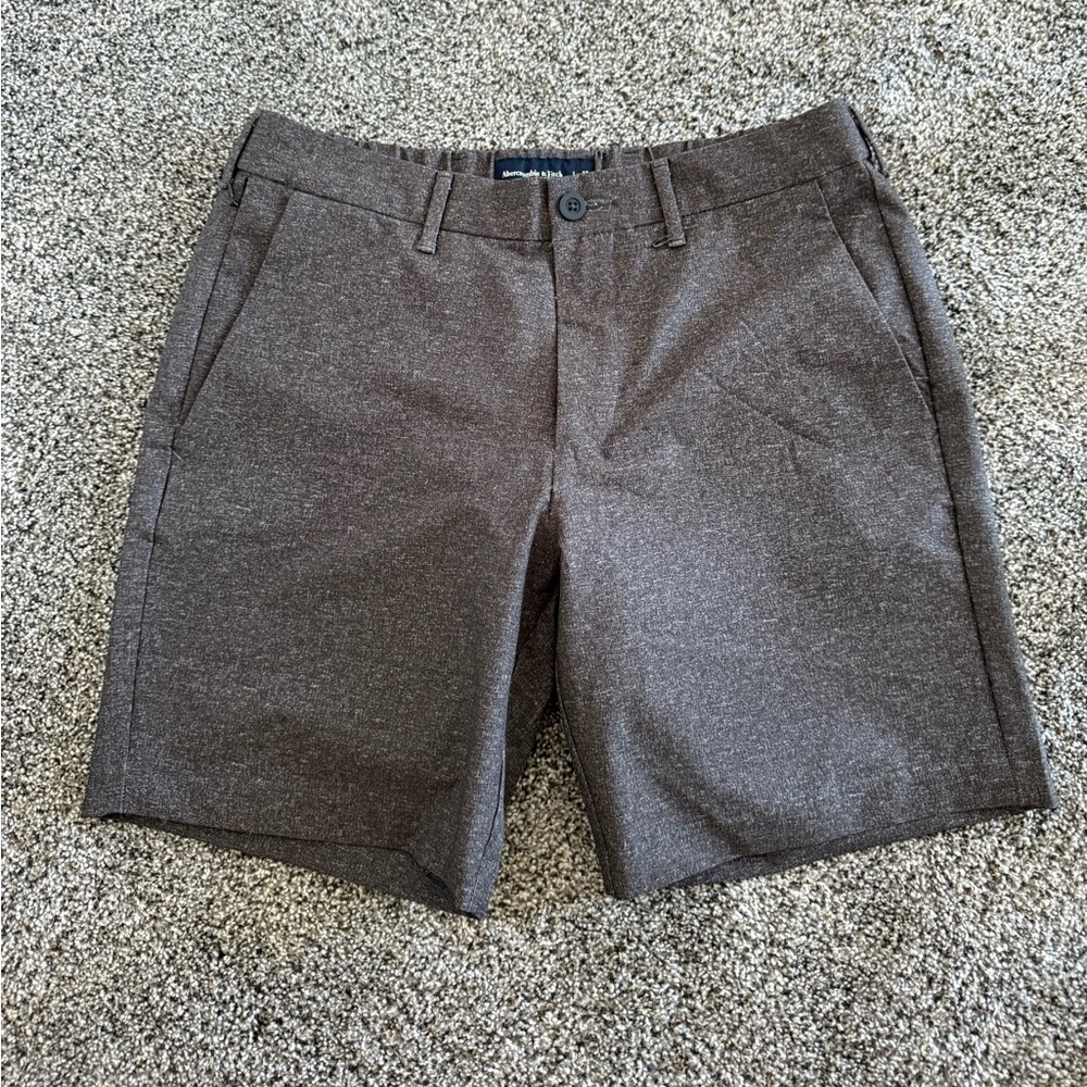 Abercrombie “traveler” short. Medium